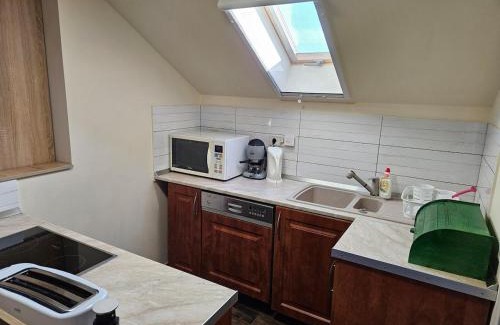 Vecses Appartement | Comfy Attic Near the Airport - Full