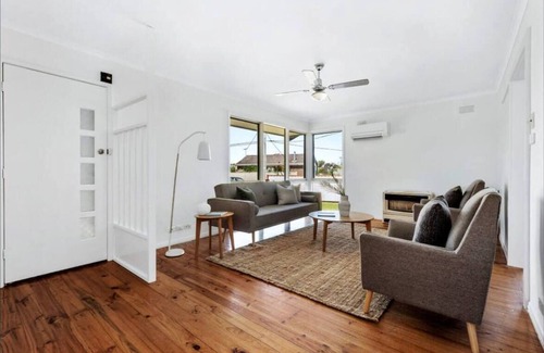 Grovedale Maison | Comfy bed Quiet Neighbourhood