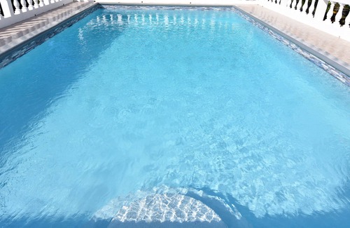Mammee Bay Estates Appartement | Chambres confortables avec piscine, wifi gratuit, spa, barbecue, sécurité 24h / 24