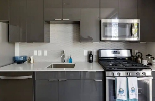 Holly Copropriété | Comfy Bijou Studio in Trendy East Austin