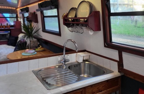 Westbourne Green Location De Bateaux | Comfy Canal Boat in Little Venice for Family & Friends