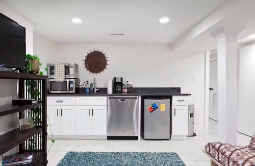 Petworth Appartement | Comfy, clean one-bedroom unit in Columbia Heights