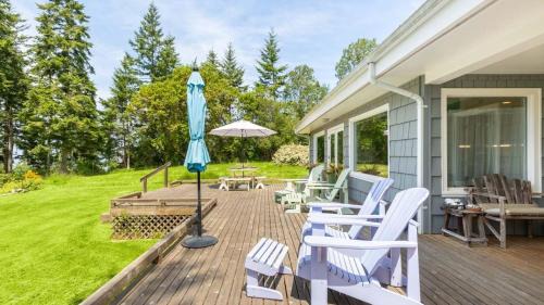 Freeland Maison | Comfy Coastal Cottage by AvantStay Mountain View