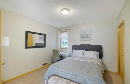 Brooklyn Park Maison | Comfy&Cozy in Minneapolis Suburb