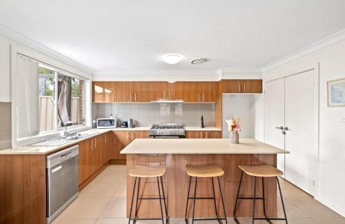Panania Maison | Comfy Double Room in Panania - Nearby Stations & Shops - Shared Bathroom