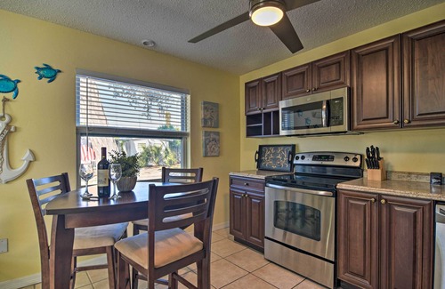 Downtown Dunedin Maison | Comfy Dunedin Escape: 1 Block to Main Street!