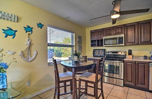 Downtown Dunedin Maison | Comfy Dunedin Escape: 1 Block to Main Street!
