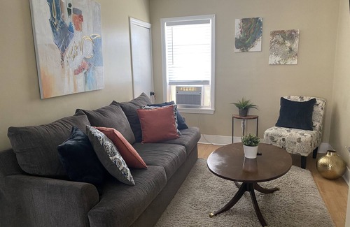 Brockton Appartement | Comfy Easeful Two Bedroom Apartment. 30 Minutes to Boston