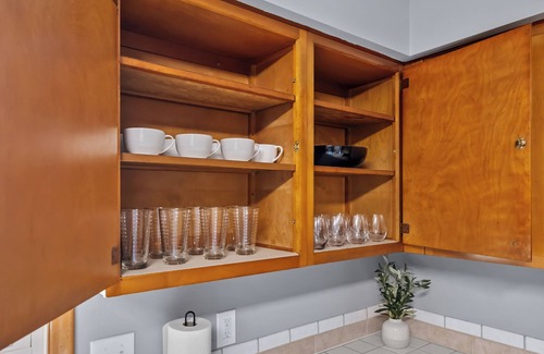 Millard Maison | Comfy Family & Kid Friendly Home - Near I-80 w/ Pool Table & Outdoor Patio