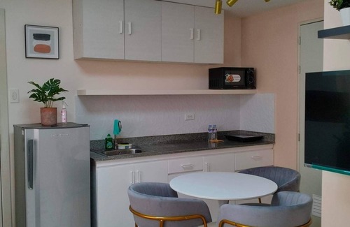 Las Pinas Copropriété | Comfy flexi 1 or 2 BR condo with wifi access. Parking is subject to availability