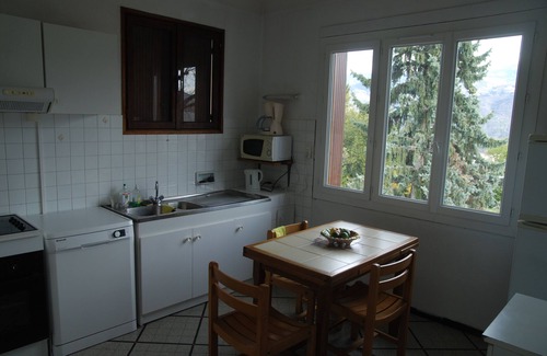 Saint-Ismier Maison | Maison confortable pour groupe et famille. Vue magnifique!