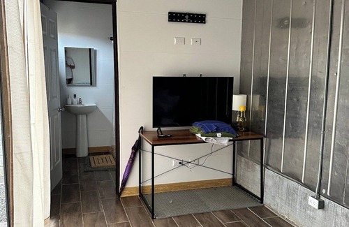 Jaco Hôtel | Comfy Hotel in Playa Jaco with Pool, Gym, Pickleball