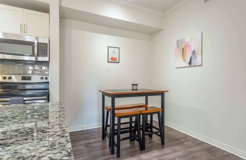 Irving Appartement | Comfy King 1BR | Pool, Gym & Free Parking 05
