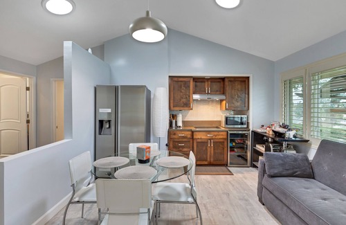 Rowland Heights Maison | Maison d'hôtes spacieuse et calme avec entrée privée et vue imprenable sur la montagne