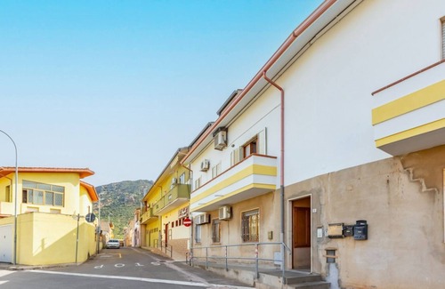 Gonnesa Appartement | Comfy Old Fashion Apartment with Balcony