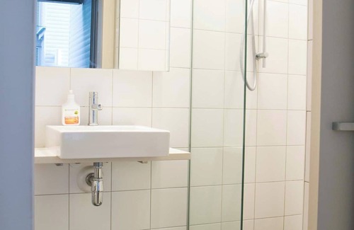 Te Aro Appartement | Comfy on Cuba Suite - Great Location Close to Attractions, Shops & Eateries