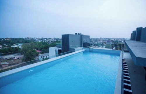 Roman Ridge Appartement | Comfy One BR Apt at Nova