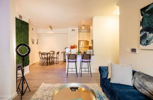 East Riverside - Oltorf Appartement | COMFY(Private Unit)5-miles away from Airport 2BR/1BA right near the Heart of ATX
