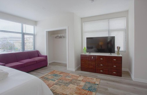 Bankers Hill Appartement | Comfy Studio with Cali King Size Mattress