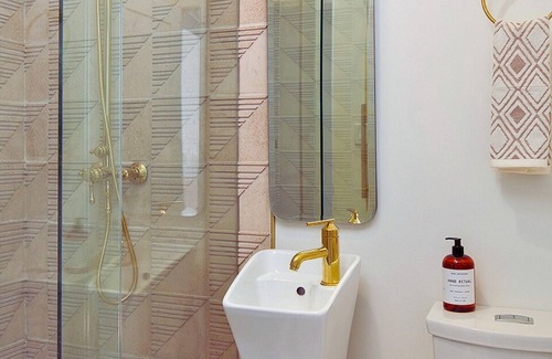Westlake Appartement | Comfy Sunlit Queen Studio! Pet friendly! Near DTLA