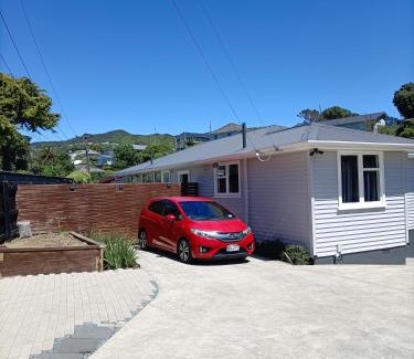 Johnsonville Maison | Comfy & Sunny home in Wellington-3 Heat Pumps