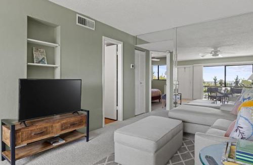 Shell Harbor Maison | Comfy Waterfront Condo at Tennisplace Sanibel