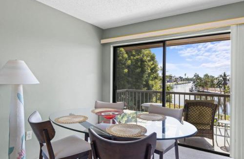 Shell Harbor Maison | Comfy Waterfront Condo at Tennisplace Sanibel