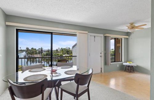 Shell Harbor Maison | Comfy Waterfront Condo at Tennisplace Sanibel