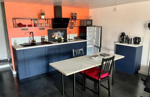 Vernaison Appartement | Comme dans un écrin - T2 de 50 m² avec jardin, terrasse et piscine