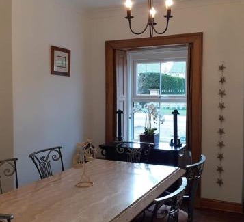Ripley Maison | Commerce Cottage Rooms