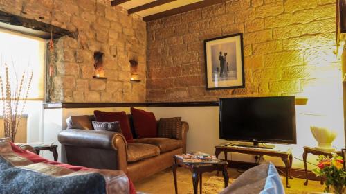 Ripley Maison | Commerce Cottage Rooms