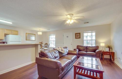 Gautier Appartement | Community Grills and Pool Gautier Condo!