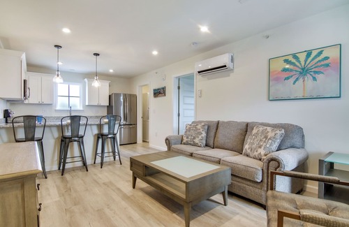 Rehoboth Beach Appartement | Community Pool Access: Rehoboth Beach Unit!