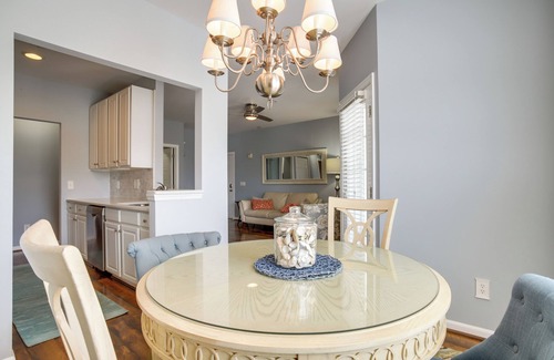 Lewes Appartement | Community Pool & Private Balcony: Chic Lewes Gem