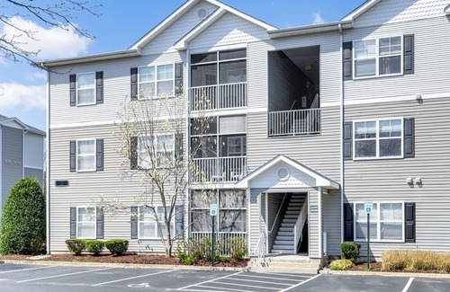 Lewes Appartement | Community Pool & Private Balcony: Chic Lewes Gem