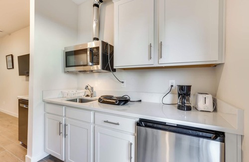 Desert View Appartement | Community Trails & Dog Park: Phoenix Studio!