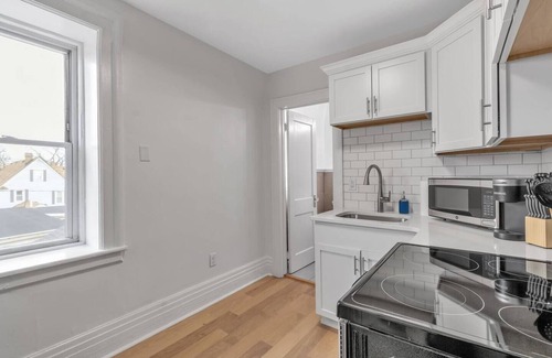 Front Park Appartement | Compact 3rd Floor Apt w/Lake Views