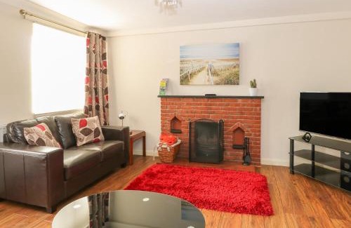 Bodham Maison | Compass Cottage