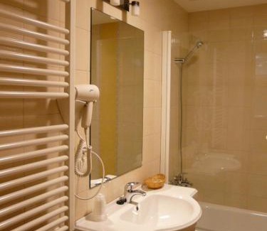 Chisagues Hôtel | Complejo Turístico Bielsa Hotel y camping