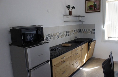Istres Maison | Logement complet 1er étage d'une maison provençale, vue dégagée sur les étangs