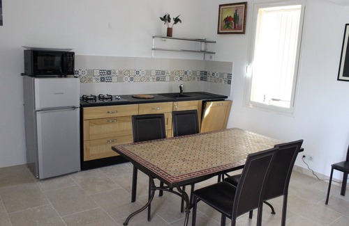 Istres Maison | Logement complet 1er étage d'une maison provençale, vue dégagée sur les étangs