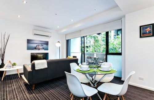 St Kilda Appartement | Complete Host Halo Apartments