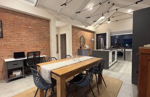 Jeffreys Bay Appartement | Complete, Modern 2 bedroom, 2 bathroom Apartment on the beach