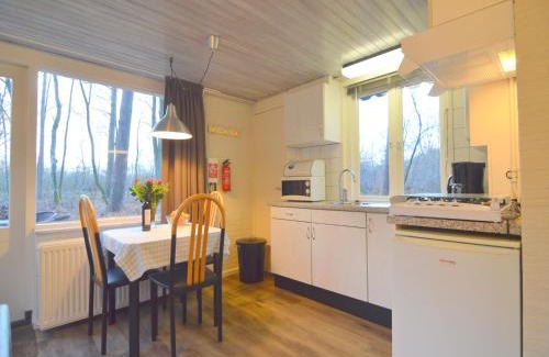 Stramproy Maison | Completely detached bungalow in a nature-filled park by a large fen