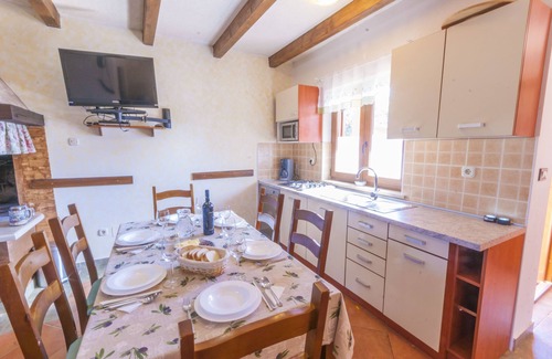 Divsici Villa | Propriété totalement privée - piscine, jardin, aire de jeux, prés et forêts