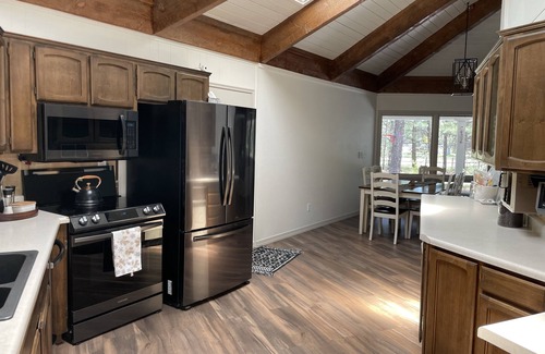 Pinetop Maison | Completely Renovated House w/ 2 Entertaining Areas - Right off the golf course!