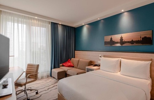 Mitte Hôtel | Complimentary Breakfast & City Views! Short drive to Pergamon Museum!