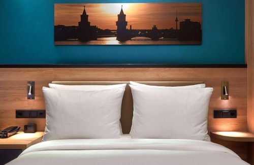 Mitte Hôtel | Complimentary Breakfast & City Views! Short drive to Pergamon Museum!