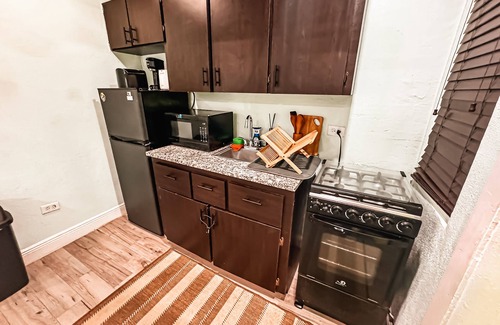 Nassau Maison | COMPLimentary Car Inc! Naranja House!