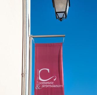 Frontonas Hôtel | Comptoir et Dépendances